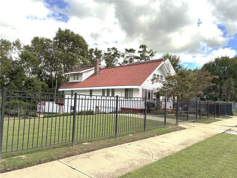 3525 Flora Ave, Kansas City, MO 64109