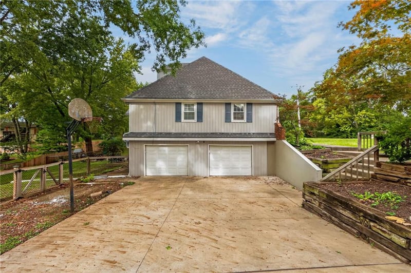 609 Nashua Rd, Liberty, MO 64068