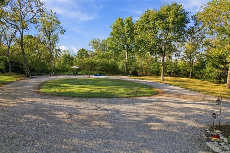 45 - 49 Locust Ln, Linn Valley, KS 66040