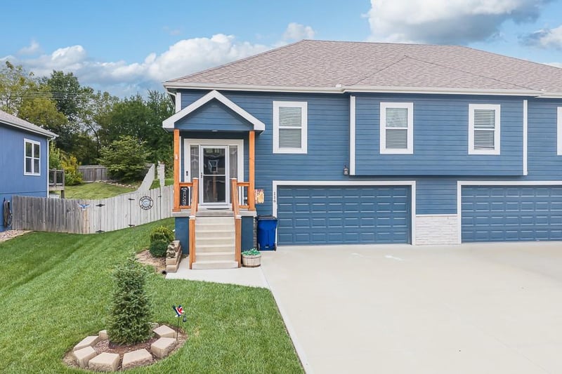 116 N Mcgee St, Tonganoxie, KS 66086
