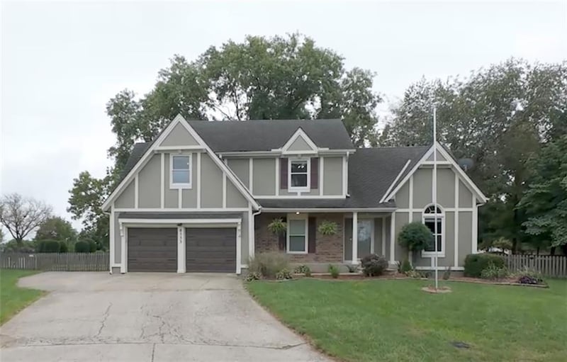 8533 Hall St, Lenexa, KS 66216