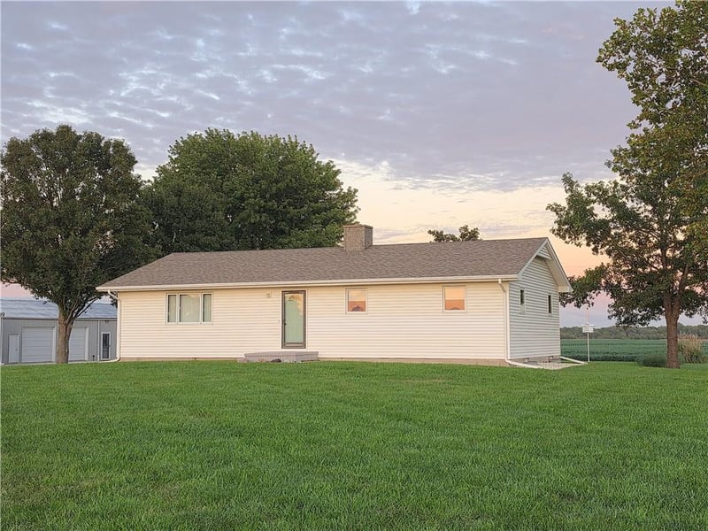 31356 NW Barton Rd, Garnett, KS 66032