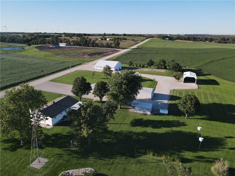 31356 NW Barton Rd, Garnett, KS 66032