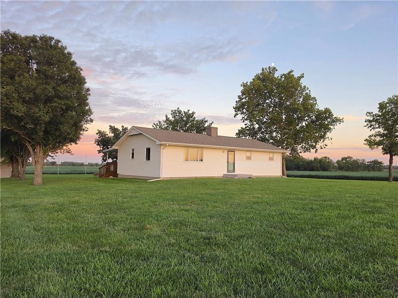 31356 NW Barton Rd, Garnett, KS 66032