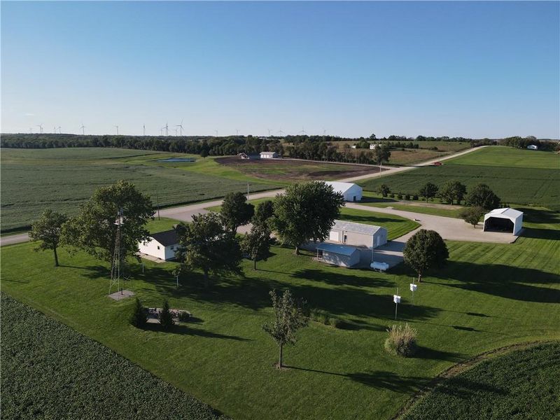 31356 NW Barton Rd, Garnett, KS 66032