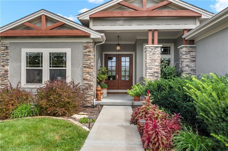 1472 Woodland Rd, Greenwood, MO 64034