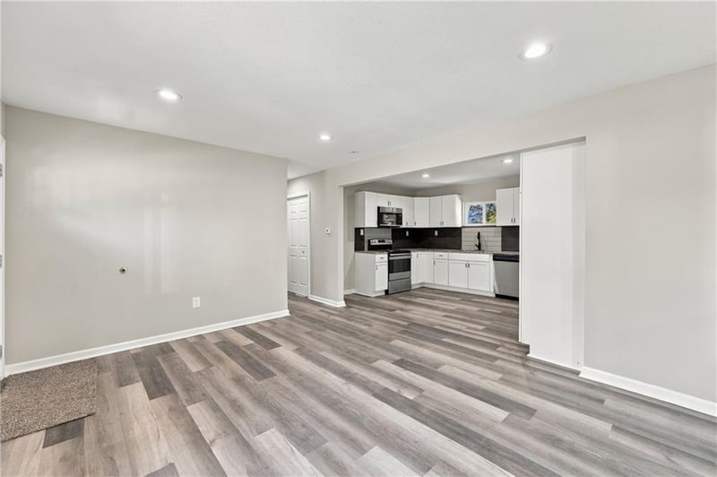 313 Clearview Dr, Pleasant Hill, MO 64080
