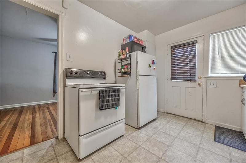 7539 State Line Rd, Kansas City, MO 64114