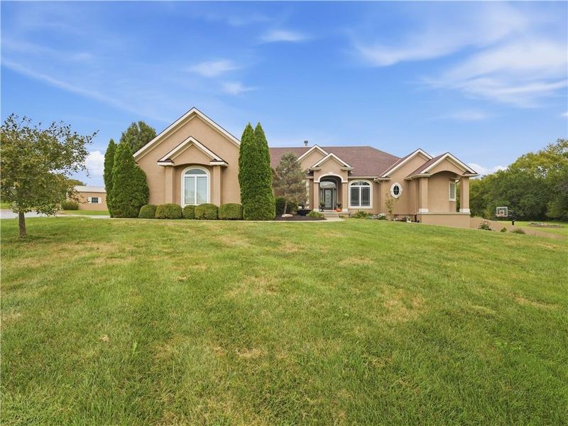20809 S State Route J Hw, Peculiar, MO 64078