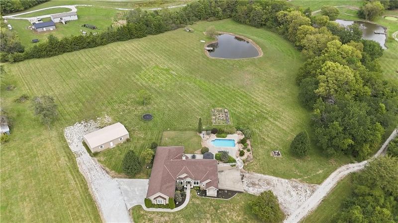 20809 S State Route J Hw, Peculiar, MO 64078