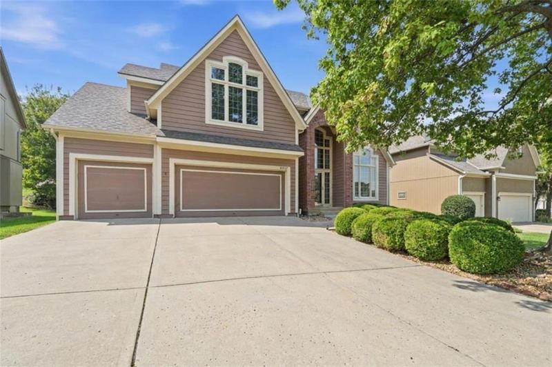 8417 Harbinger St, Lenexa, KS 66219