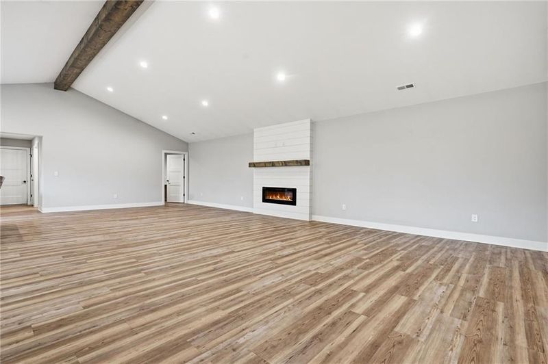 3 Kendi Ln, Belton, MO 64012