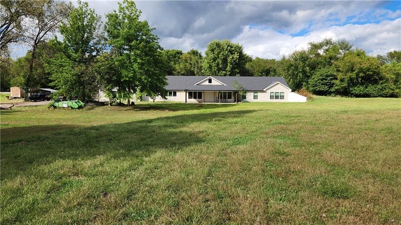 3 Kendi Ln, Belton, MO 64012