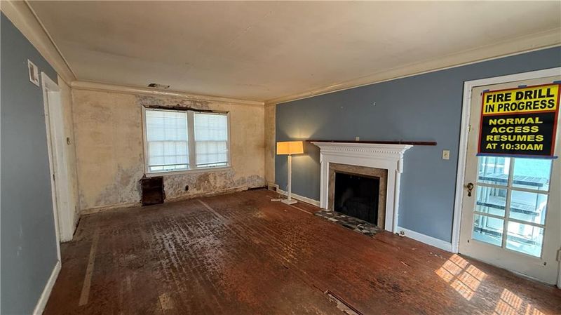 306 Meyer Blvd E, Kansas City, MO 64113