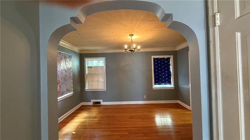 306 Meyer Blvd E, Kansas City, MO 64113