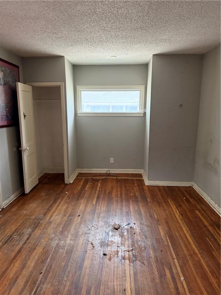 2210 E 69th St, Kansas City, MO 64132