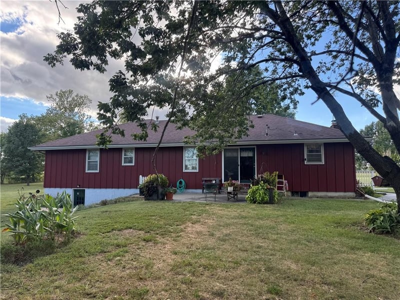 29505 SE Outer Rd, Harrisonville, MO 64701