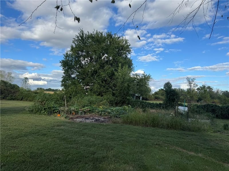 29505 SE Outer Rd, Harrisonville, MO 64701