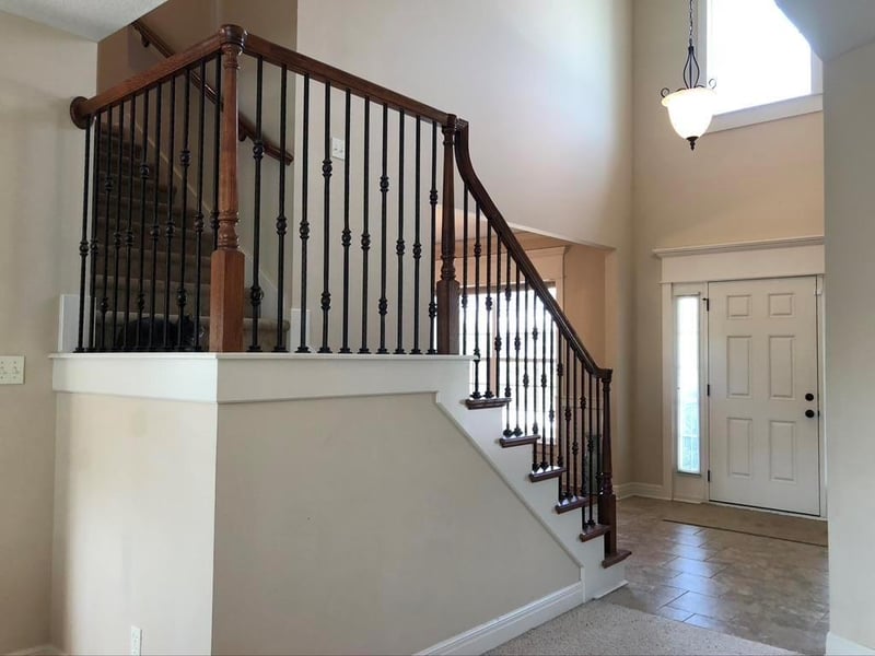 703 Willow Dr, Lansing, KS 66043