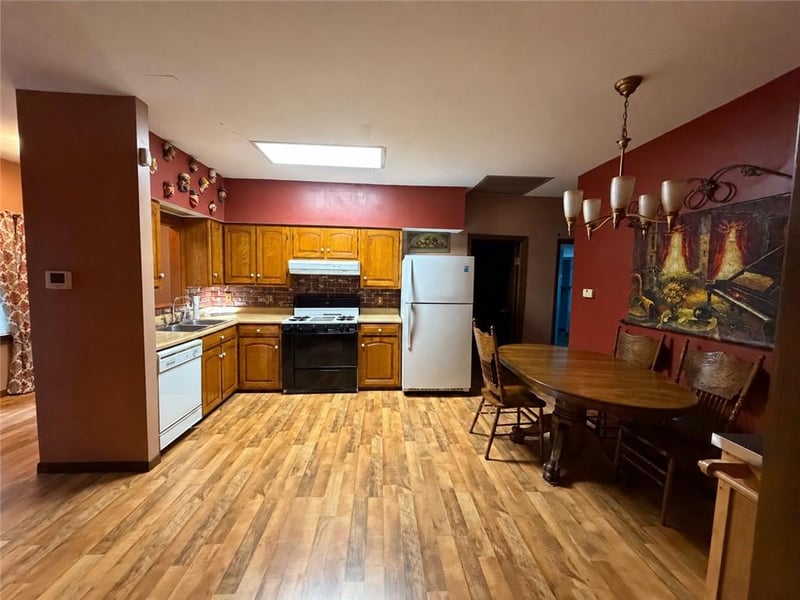 537 S Minnesota Ave, Columbus, KS 66725