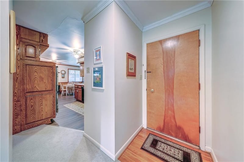 5916 W 78th St, Prairie Village, KS 66208