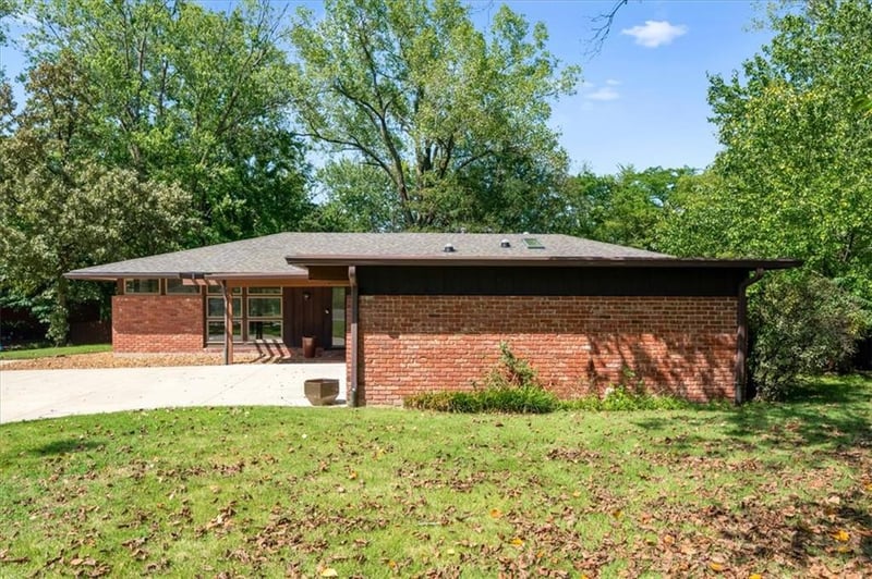 2404 Orchard Ln, Lawrence, KS 66049