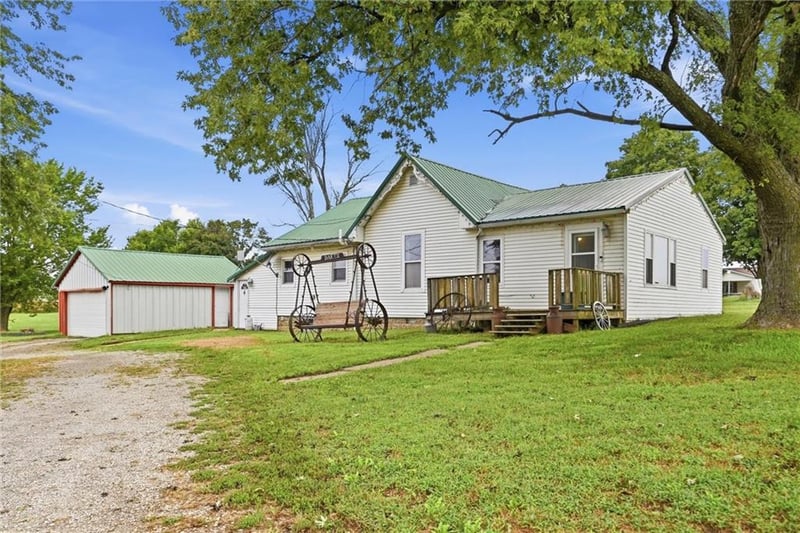 7848 Osage Rd, Atchison, KS 66002