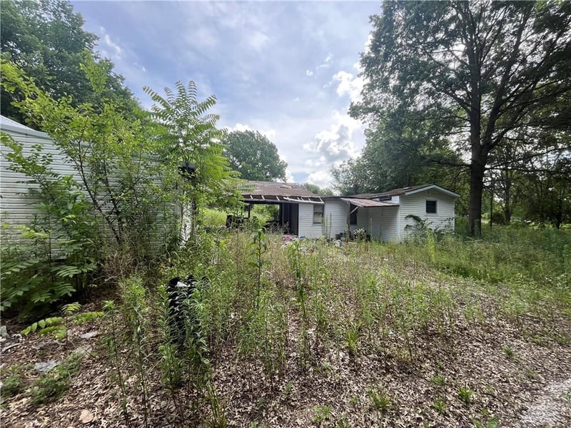 606 N First St, Creighton, MO 64739