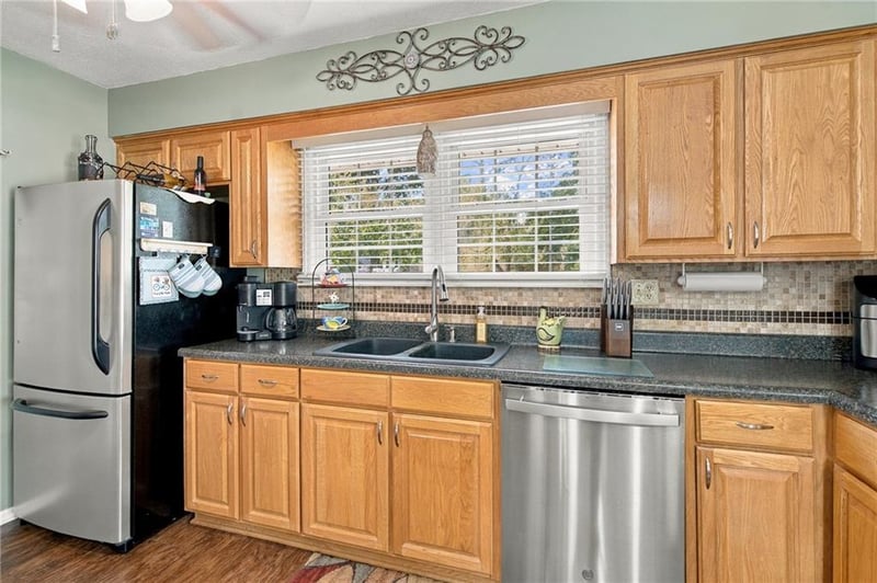 3023 Bryn Mawr Dr, Independence, MO 64057