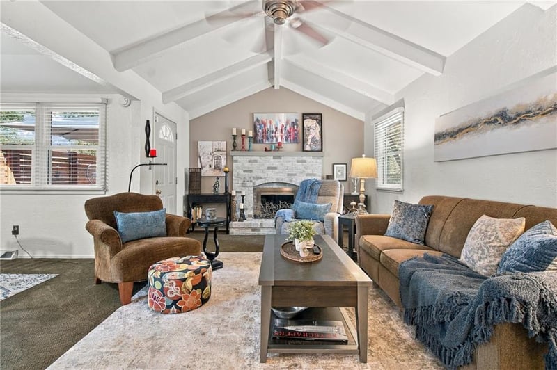 3023 Bryn Mawr Dr, Independence, MO 64057