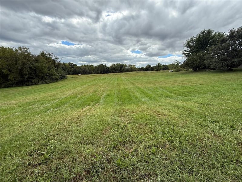 702 Oak St, Pattonsburg, MO 64670