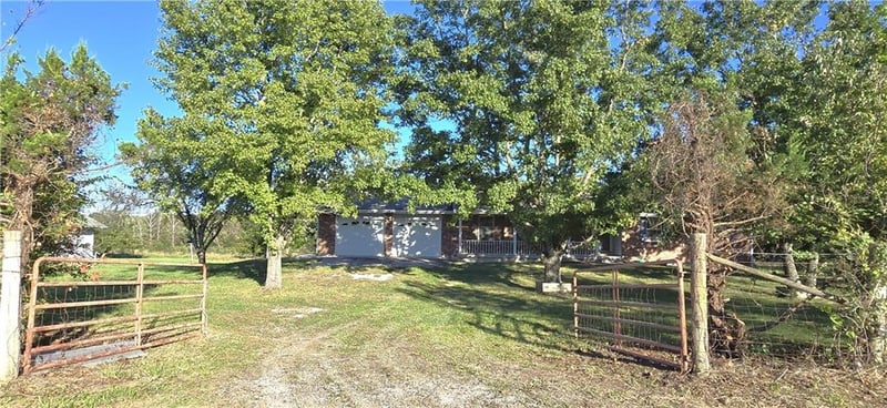30808 E County Line Rd, Pleasant Hill, MO 64080