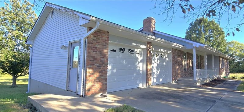 30808 E County Line Rd, Pleasant Hill, MO 64080