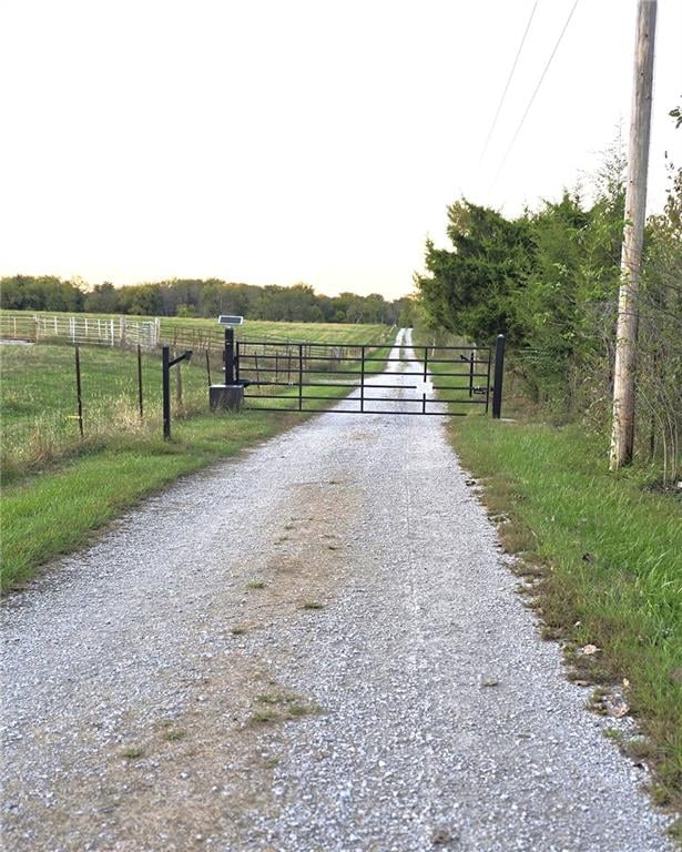 30808 E County Line Rd, Pleasant Hill, MO 64080