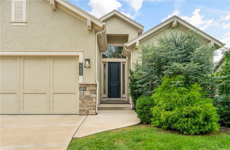 2203 W 132nd St, Leawood, KS 66209