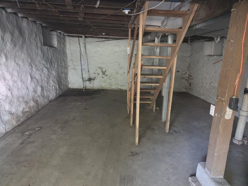 2104 E 59th St, Kansas City, MO 64130