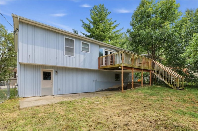 800 N Mohican Dr, Independence, MO 64056
