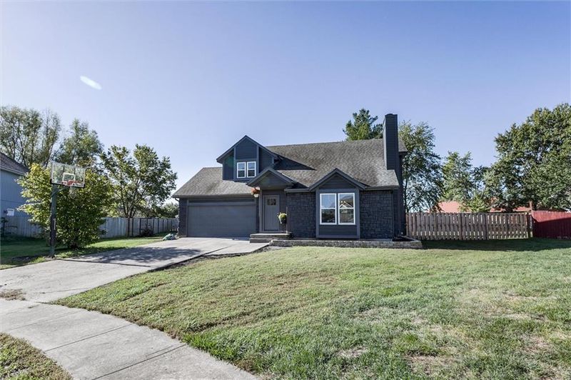 459 N Cherry St, Gardner, KS 66030