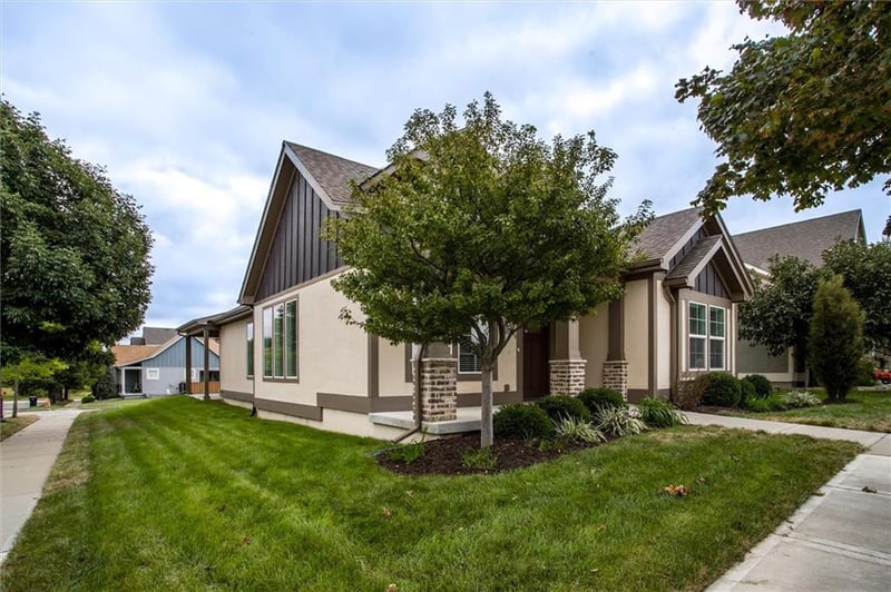 8117 N Farley Ave, Kansas City, MO 64158