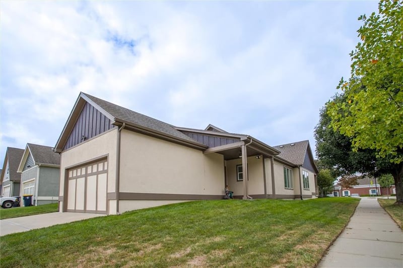 8117 N Farley Ave, Kansas City, MO 64158