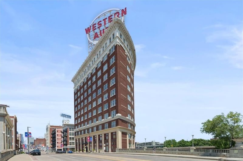 2107 Grand Blvd #1207, Kansas City, MO 64108