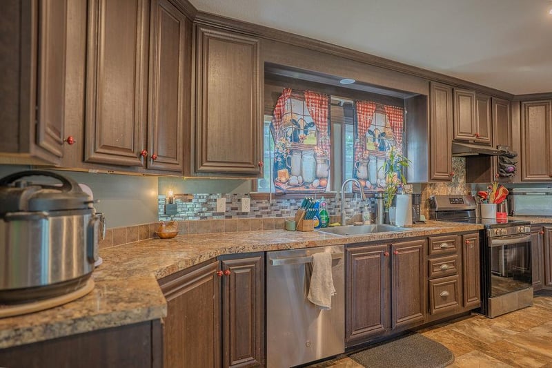 9243 1st St, Hume, MO 64752