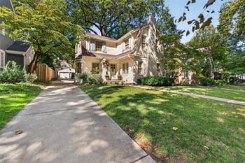 6848 Edgevale Rd, Kansas City, MO 64113