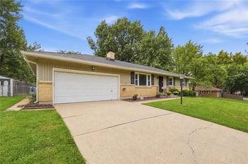 1901 NE 51st Ter, Kansas City, MO 64118