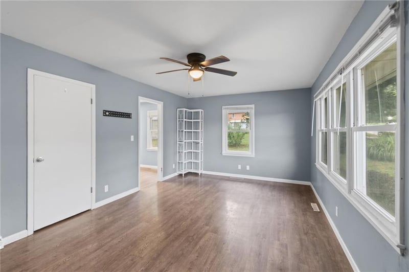 12 W 10th St, Carrollton, MO 64633
