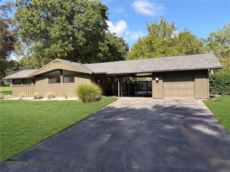 7725 Lamar Ave, Prairie Village, KS 66208