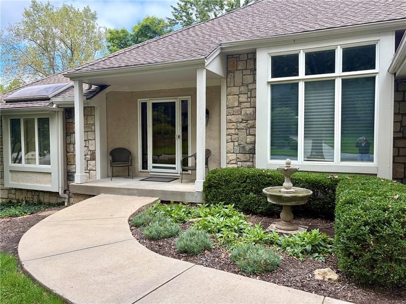 12637 Pawnee Ln, Leawood, KS 66209