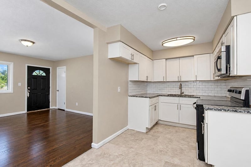 116 N Peck Dr, Independence, MO 64056