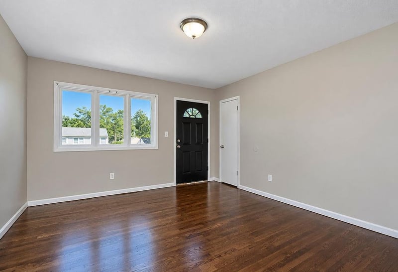 116 N Peck Dr, Independence, MO 64056