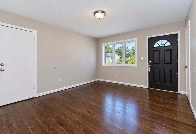 116 N Peck Dr, Independence, MO 64056